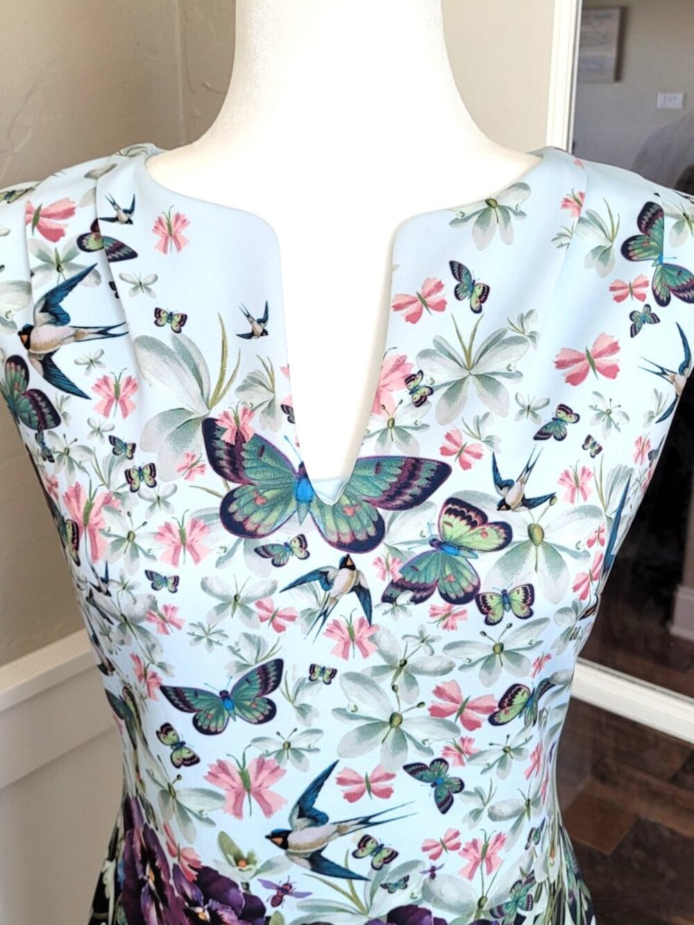 Ted Baker London Tiha Enchantment Dress NWOT - Picture 3 of 7